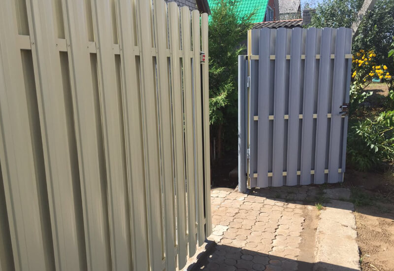 Забор из штакетника цвет RAL1014 бежевый сторона А и Б в Актау фото 3