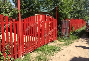 Забор евроштакетник горокой в Актау цвет рубин